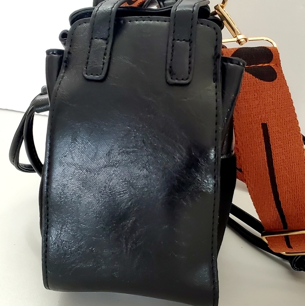 Women's Love Handle Leather and Suede Black Bucket Drawstring Bag - Picture 3 of 6